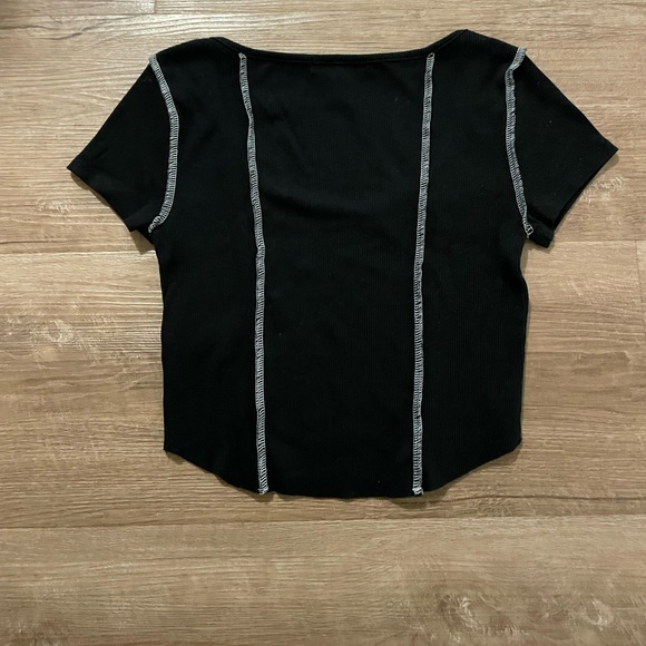 Forever 21 Topstitched Cropped Tee - Picture 3 of 4